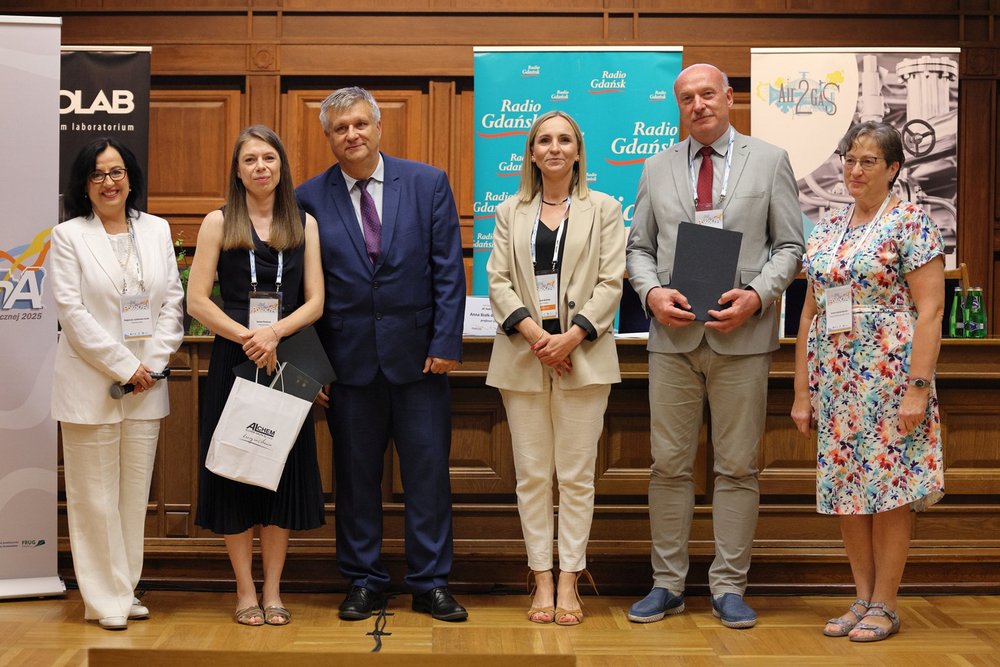 Dr Justyna Piechocka – presentation of the award