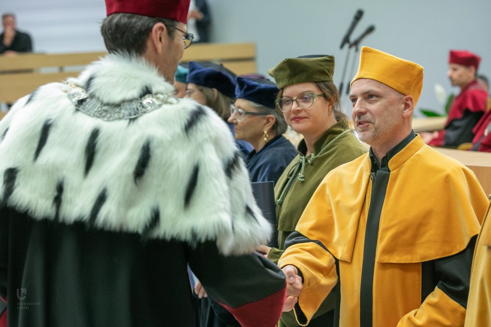 Promocje habilitacyjne i doktorskie na UŁ - jesień 2025